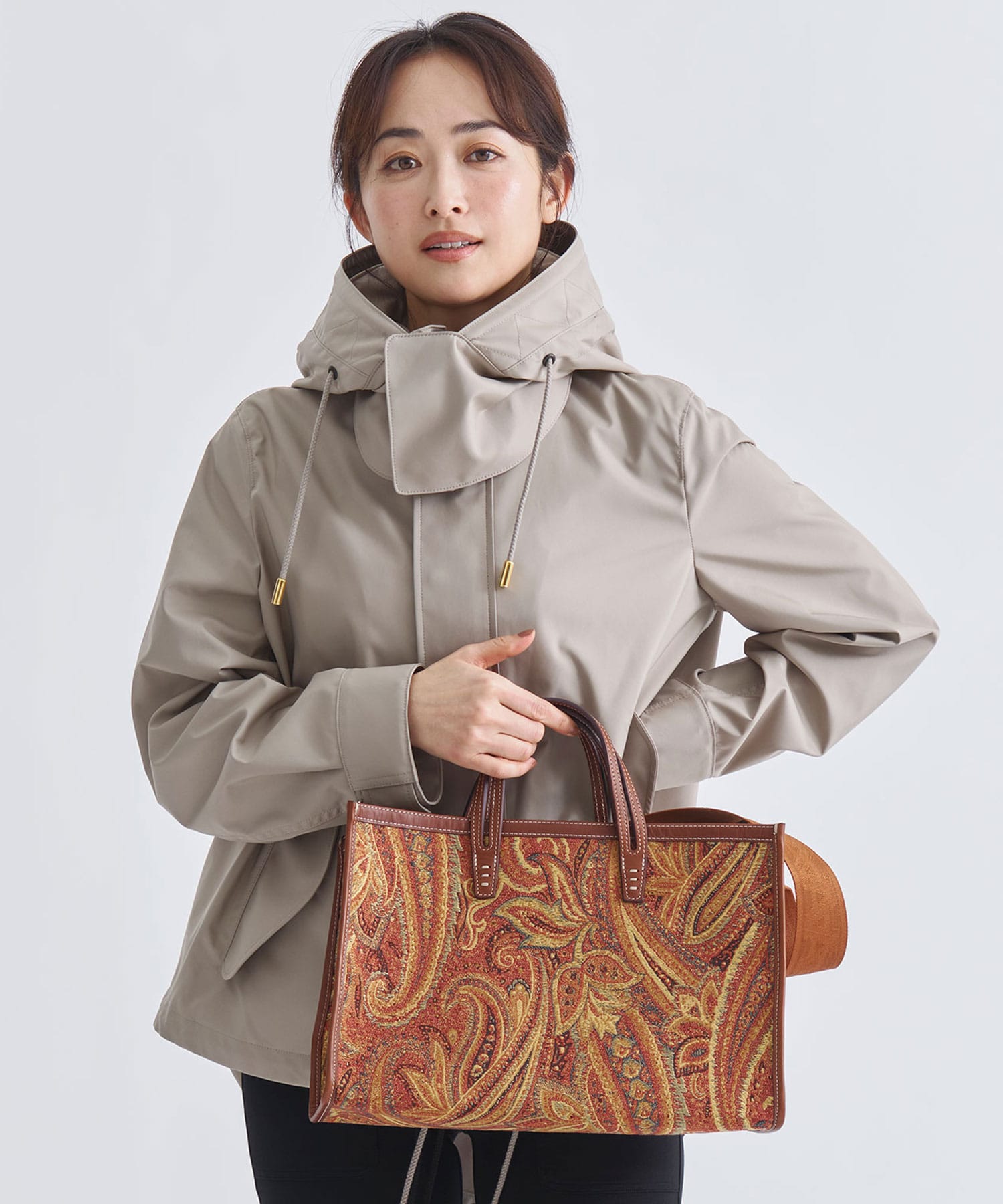 BREAD M ORANGE PAISLEY A VACATION