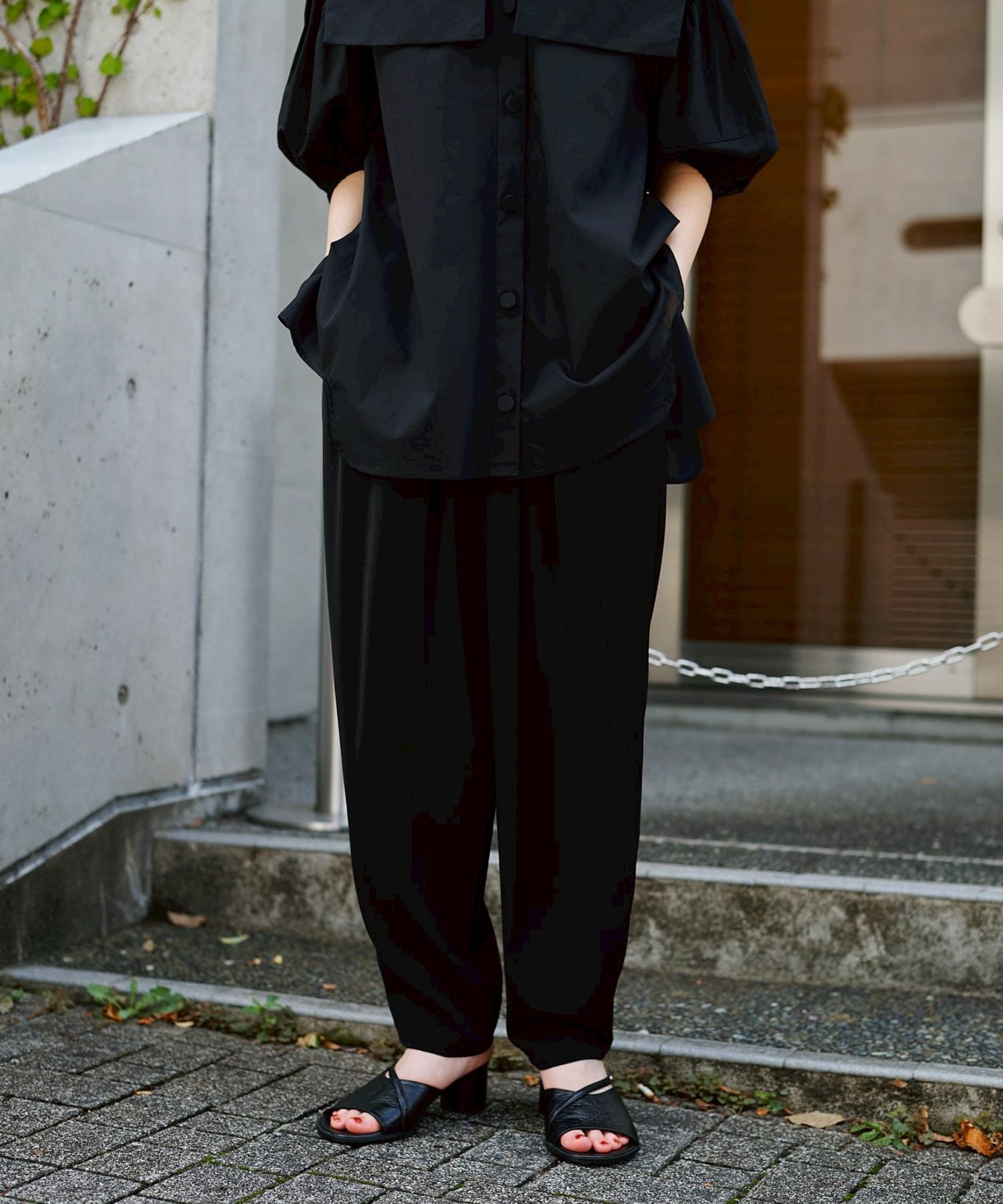 MANY-TUCK COCOON-PANTS ENFOLD