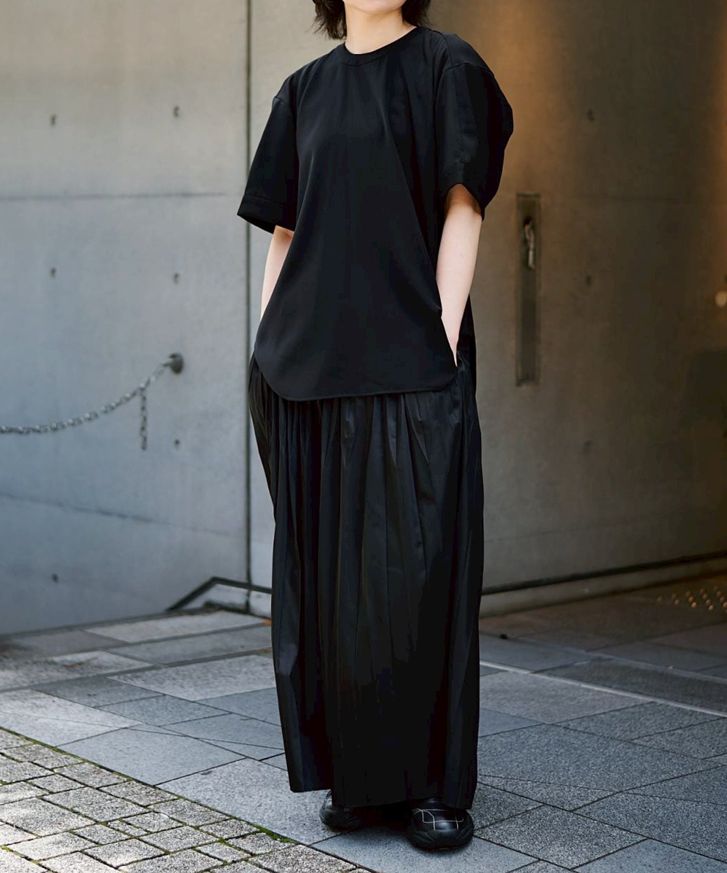 SQUARE-PLEATS SKIRT ENFOLD