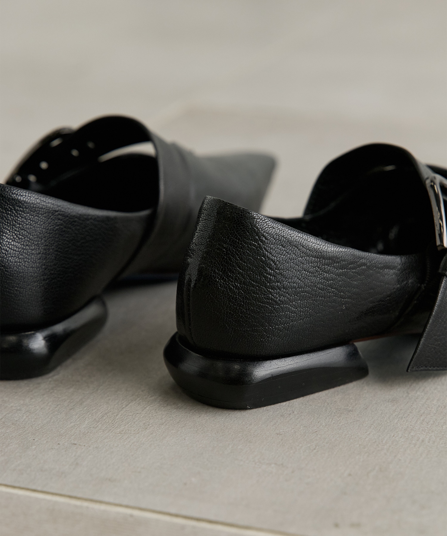 Square-toe Buckle　Shoes MANA