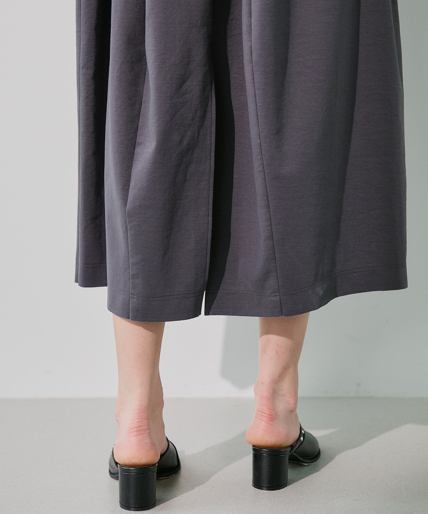 Arch Pattern Cut One-Piece RITAN