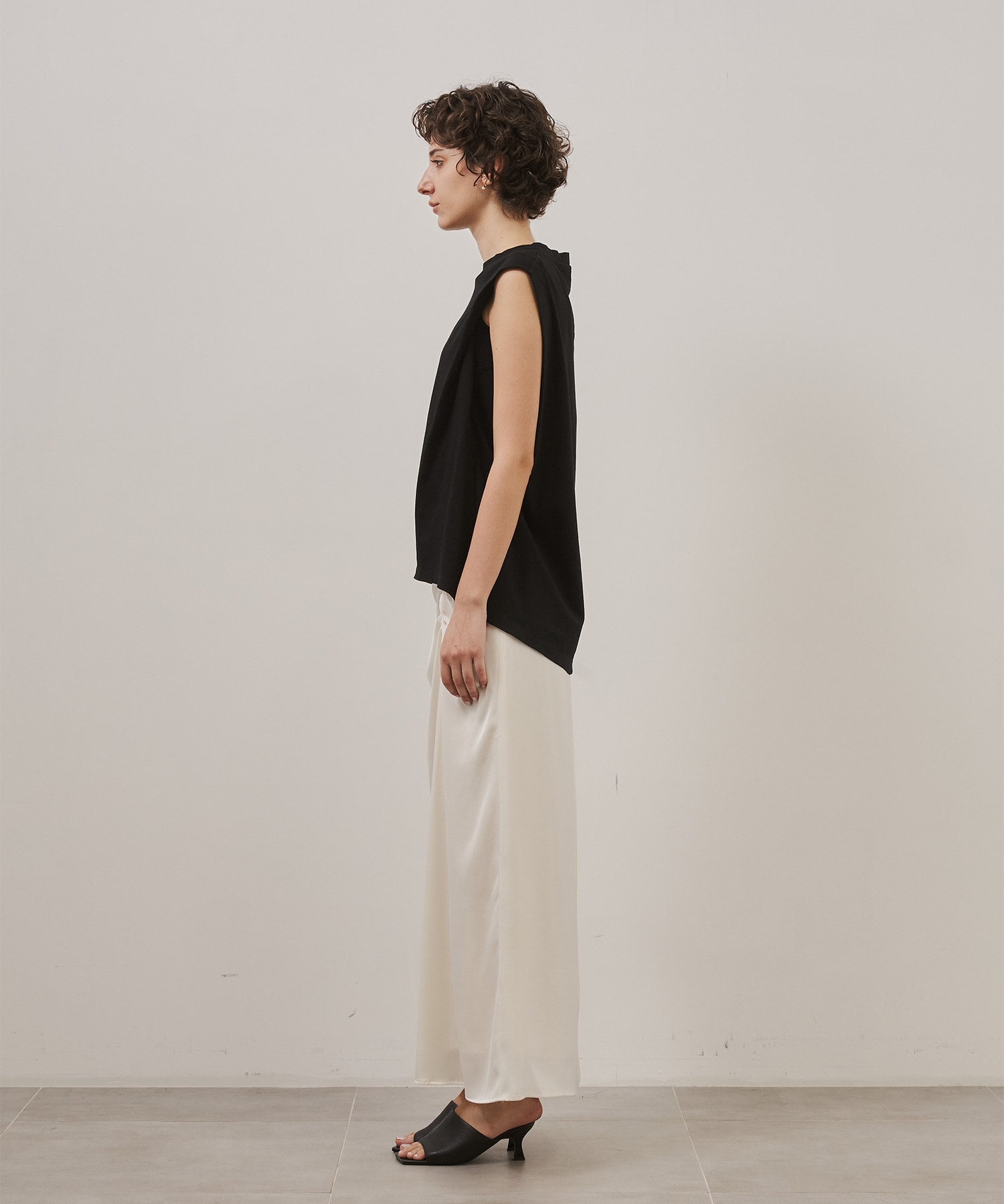 Cape Nosleeve Tshirt CITY TOKYO