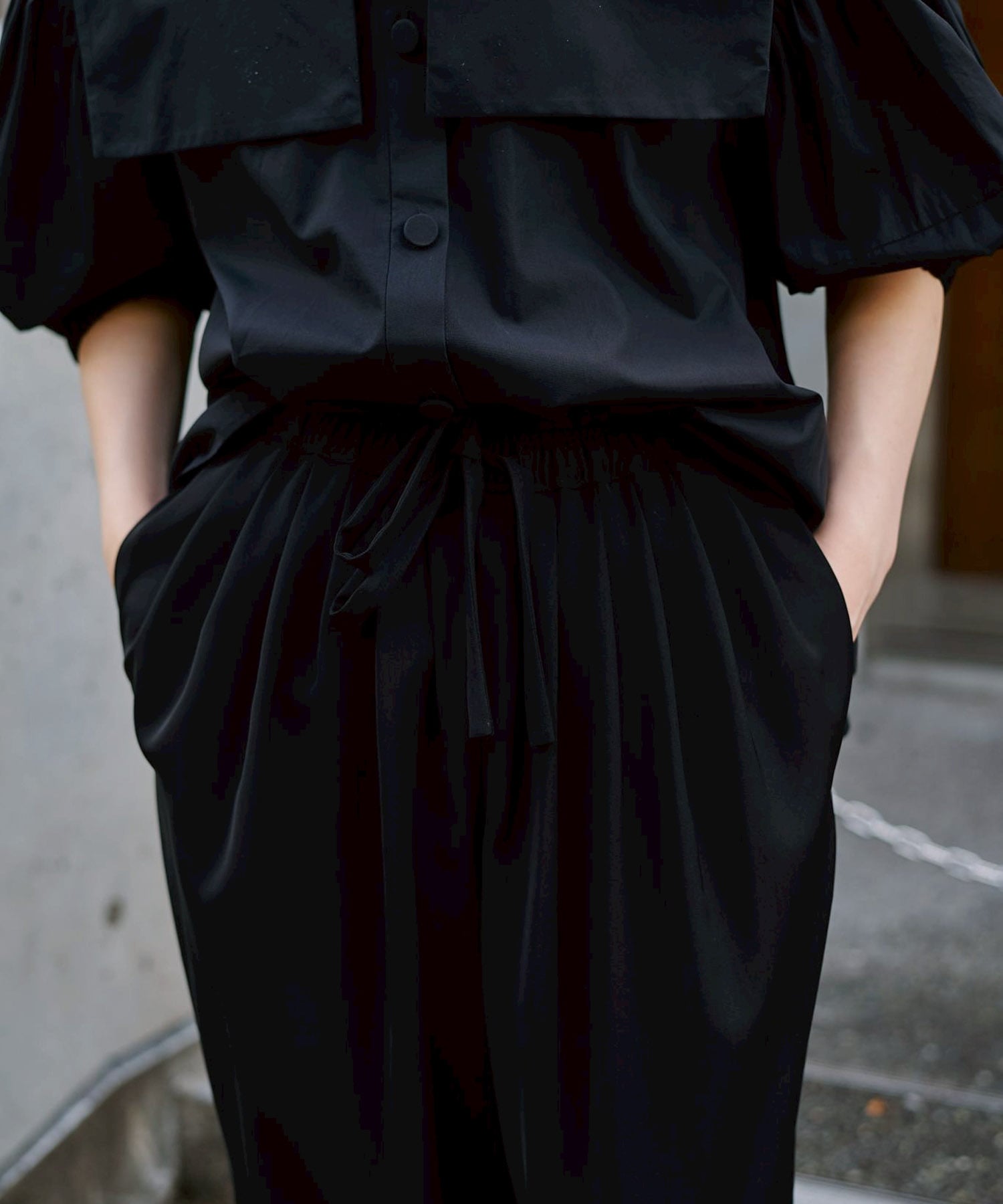 MANY-TUCK COCOON-PANTS ENFOLD