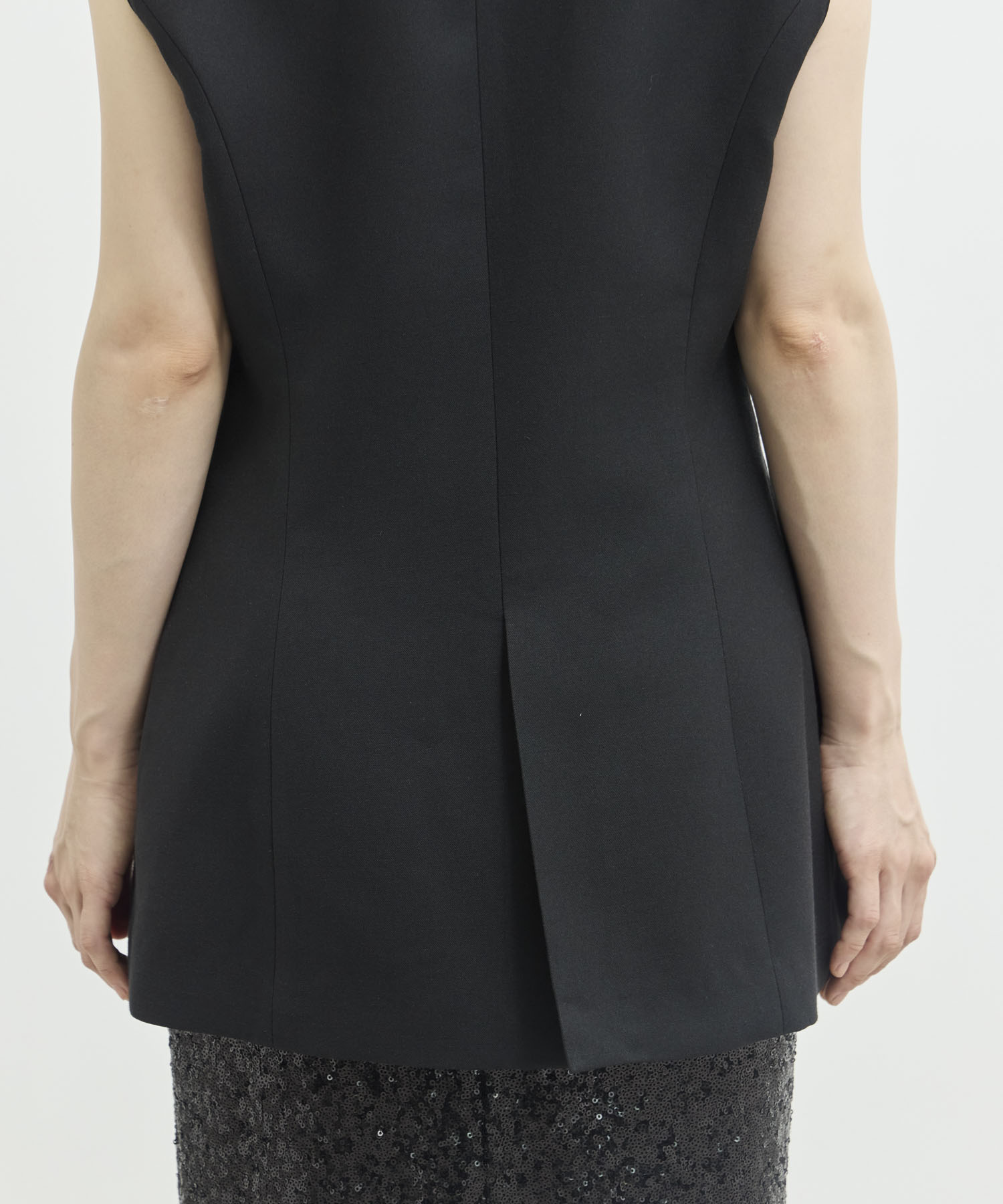 EX.V Neck Gilet AKIRANAKA