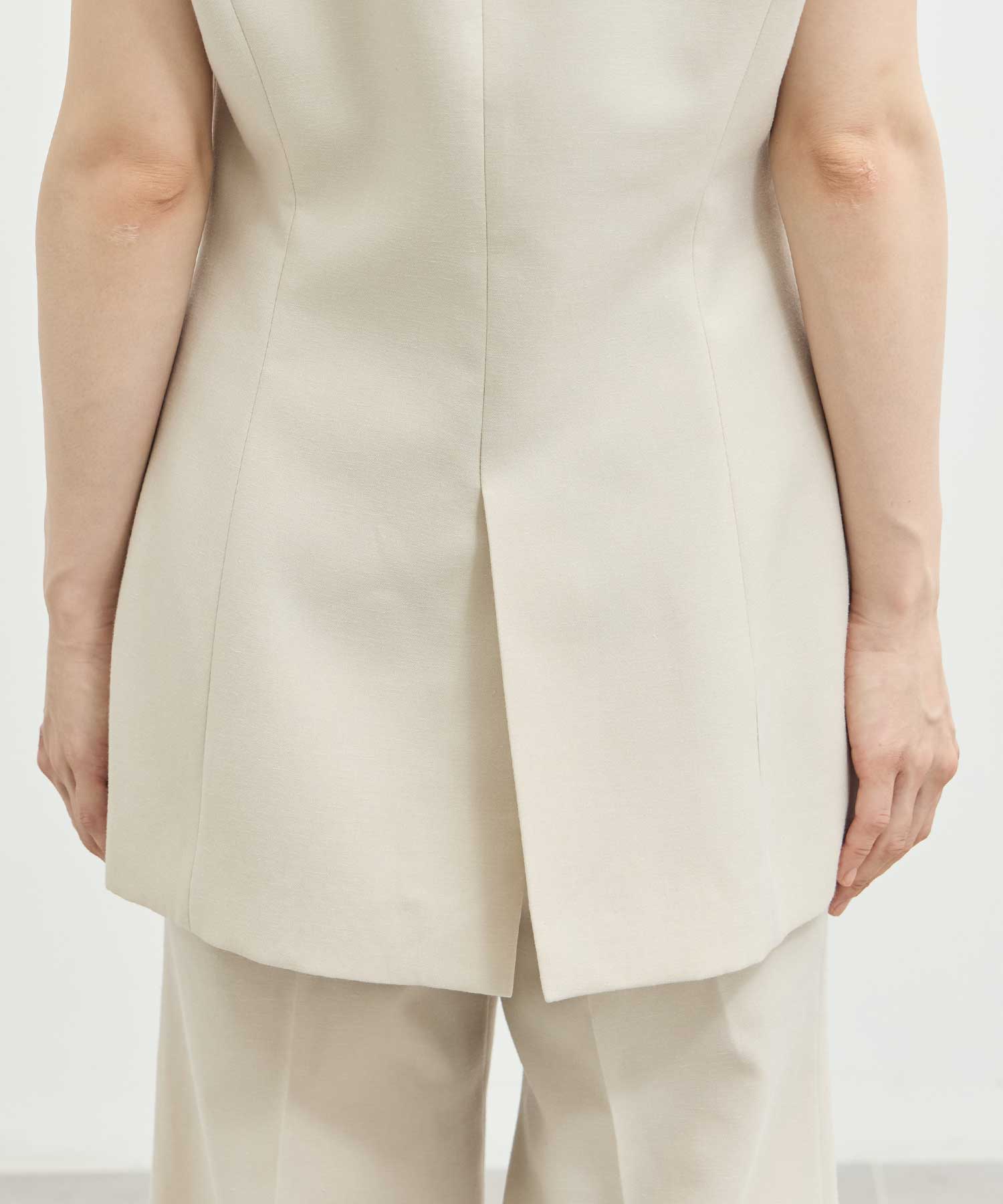 EX.V Neck Gilet AKIRANAKA