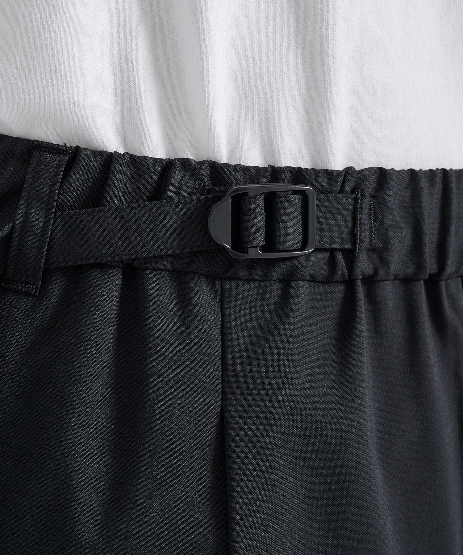 1TUCK BELTED PANTS White Mountaineering