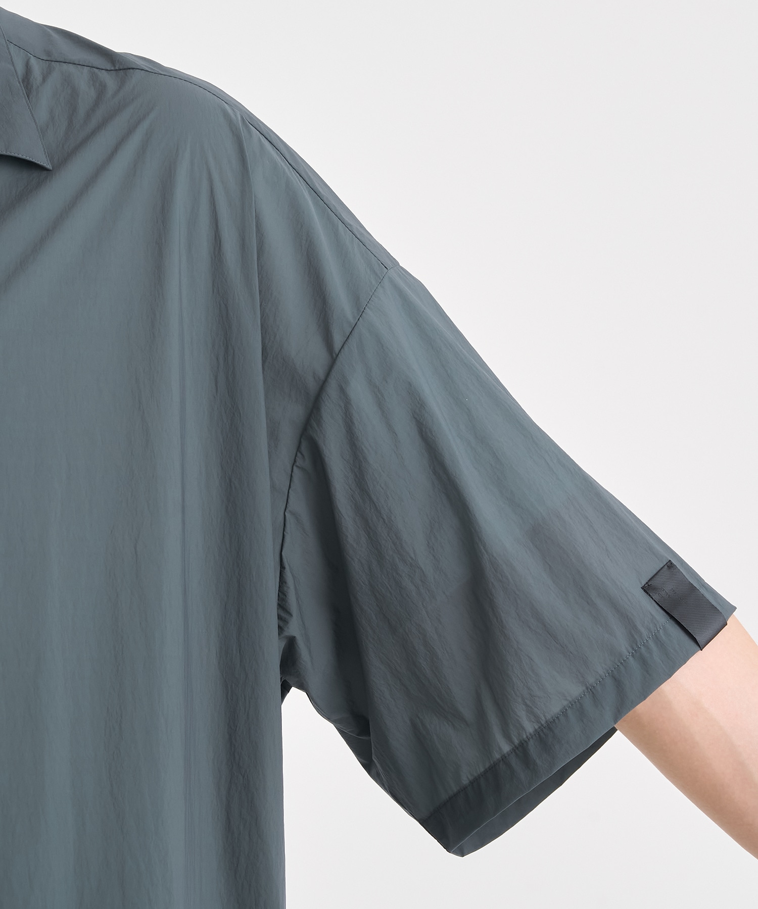 2251-SH55-005 S/S SHIRT N.HOOLYWOOD