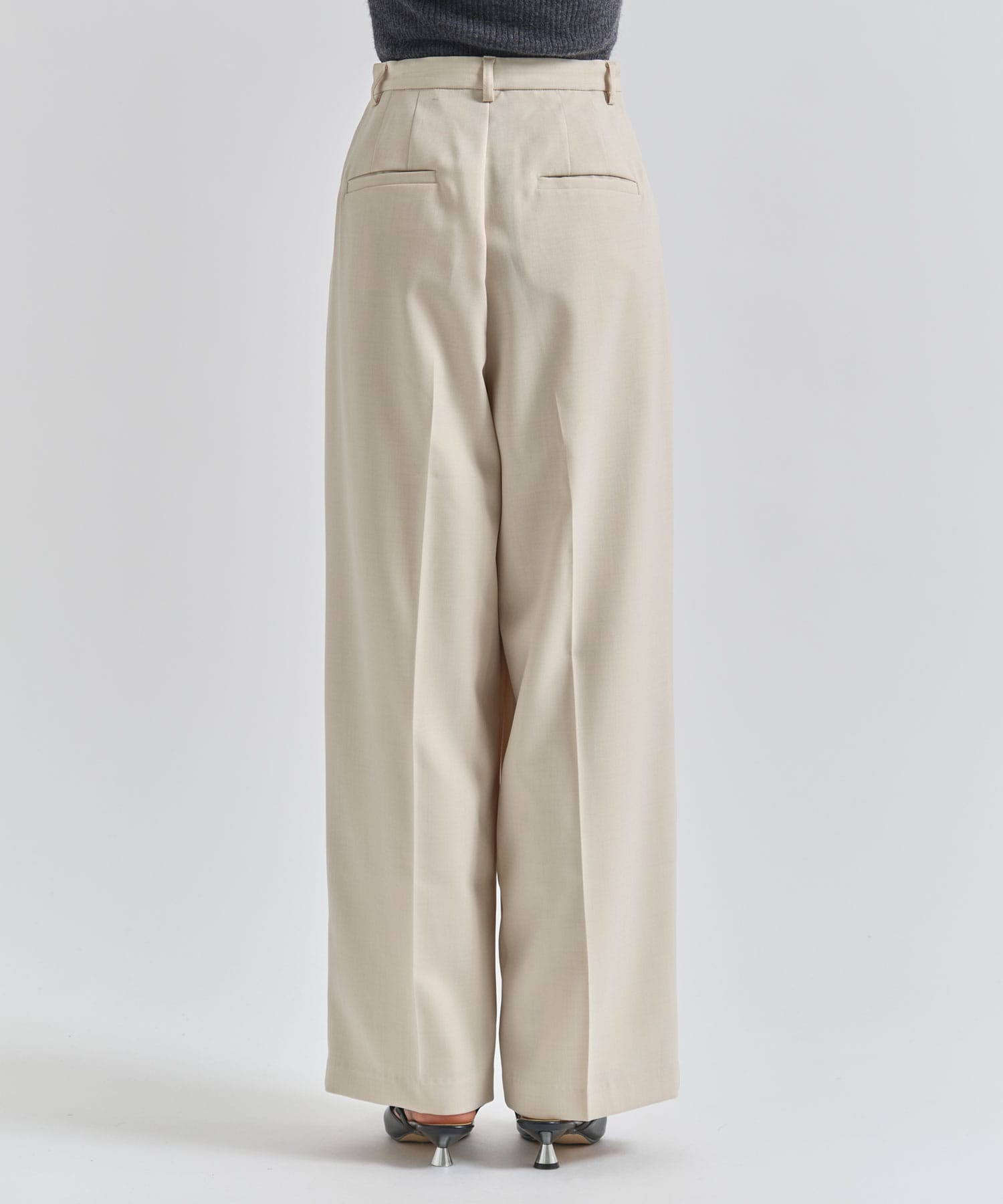 【WEB限定】2tuck cocoon pants Louren