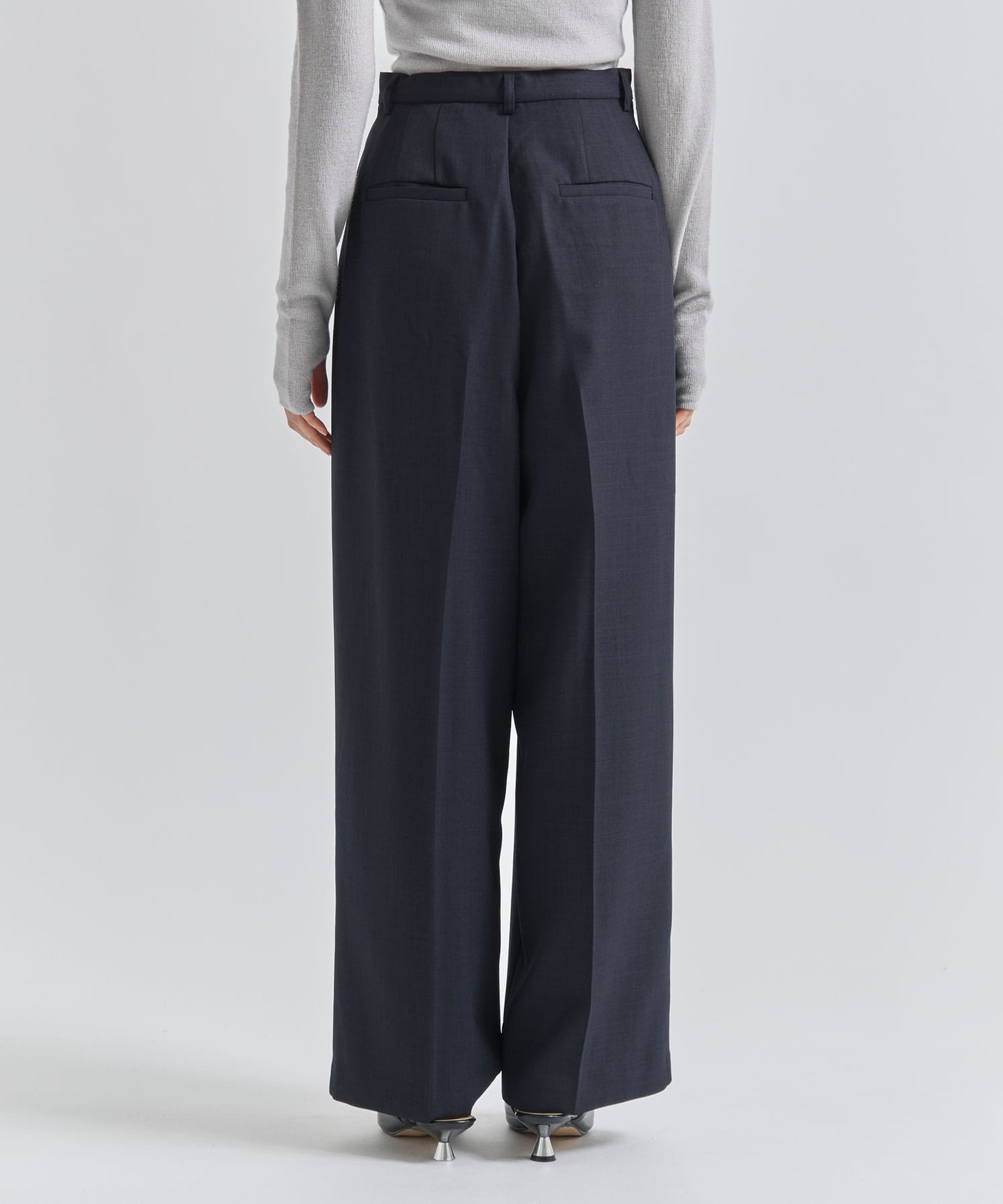 【WEB限定】2tuck cocoon pants Louren