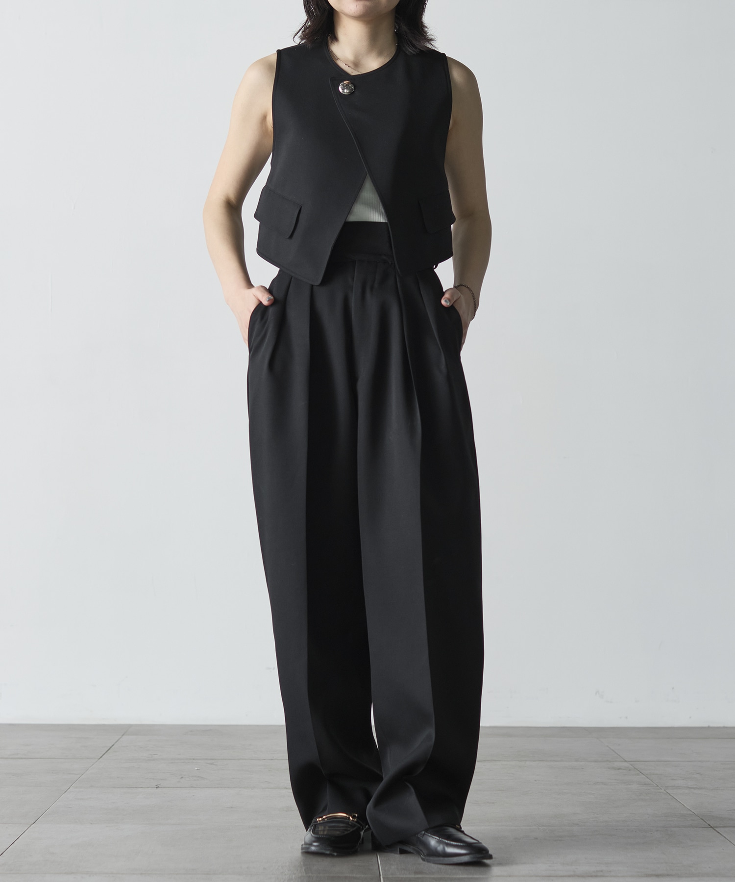 RERACS SHORT JERKIN VEST THE RERACS