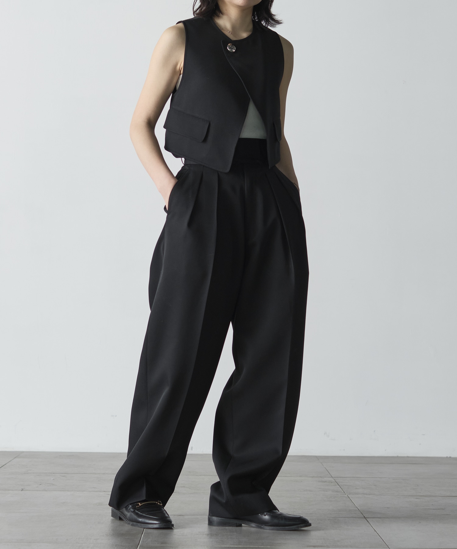 RERACS SHORT JERKIN VEST THE RERACS