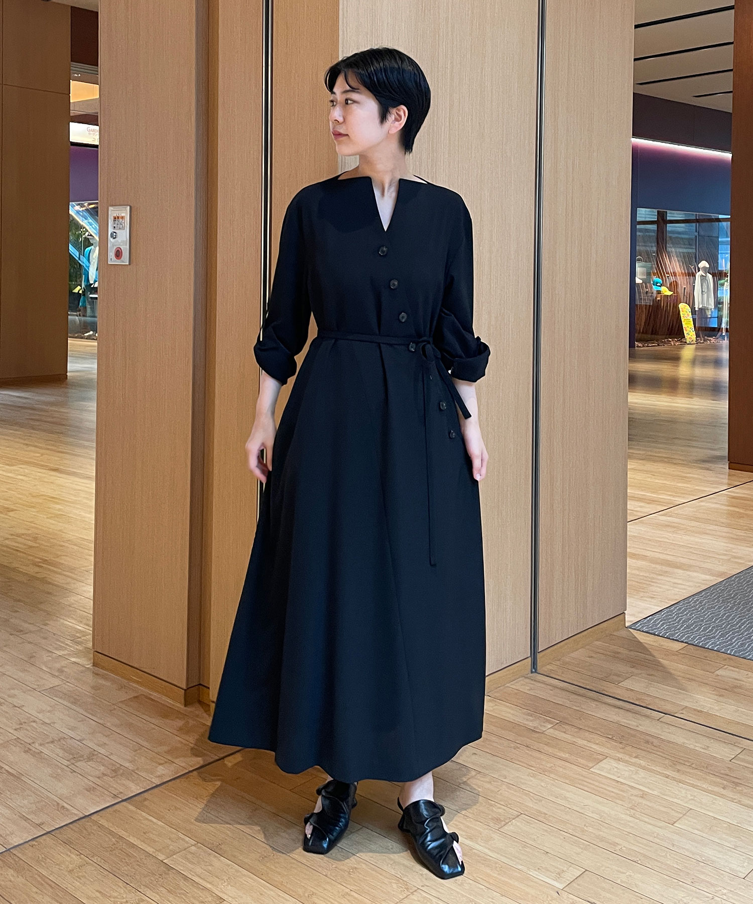 Sesilia asymmetry panel dress BK AKIRANAKA