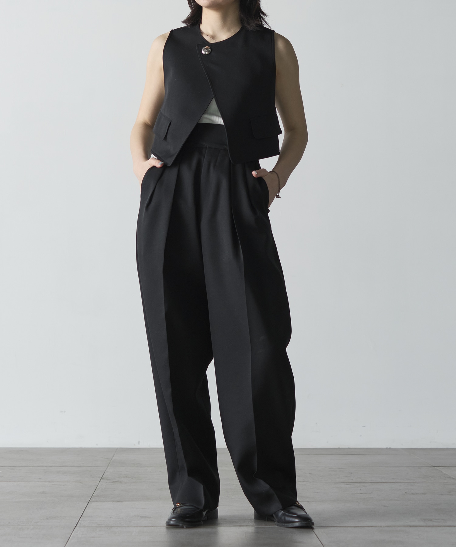 RERACS SHORT JERKIN VEST THE RERACS