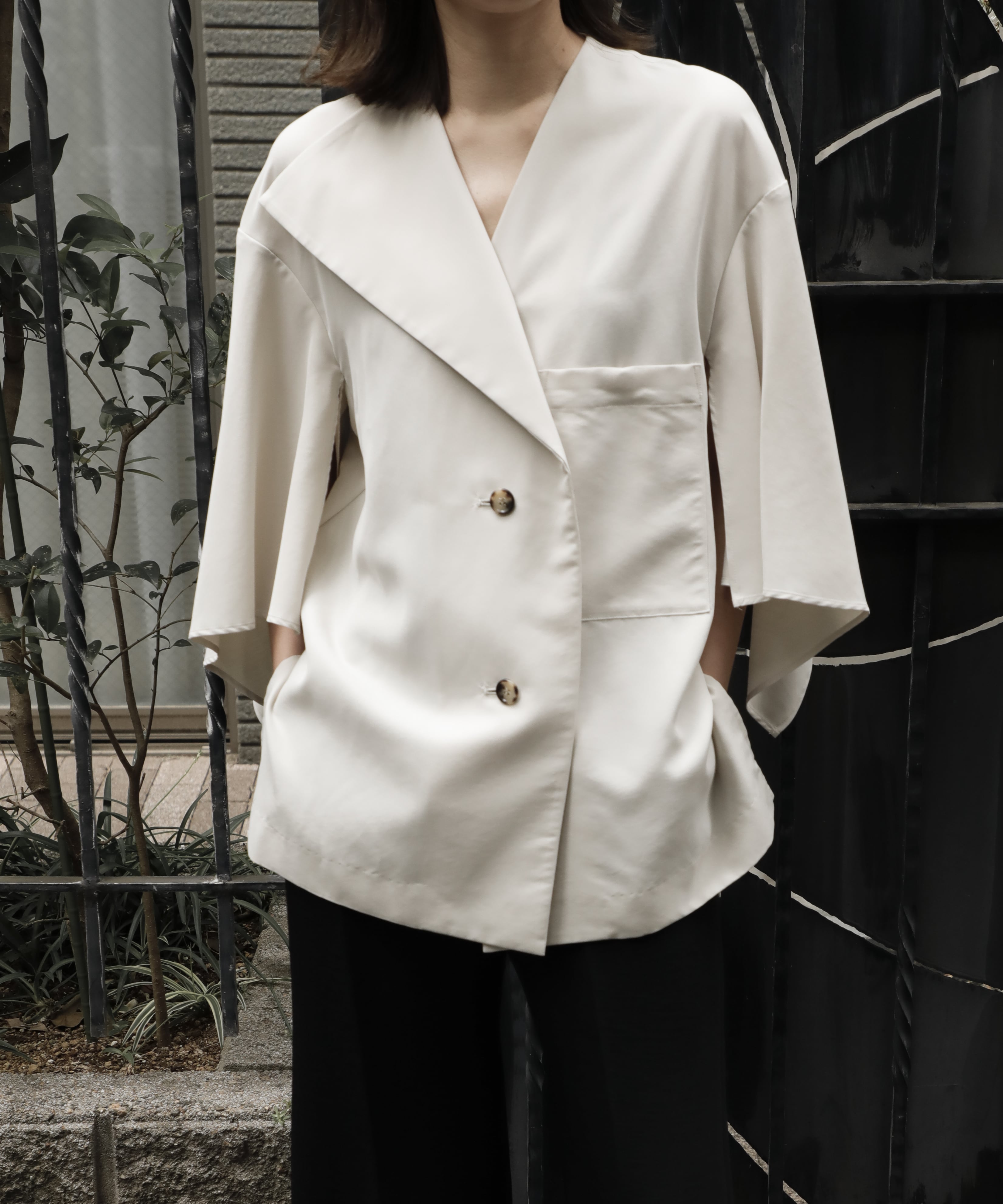 Liese panel sleeve shirt O.WHT AKIRANAKA