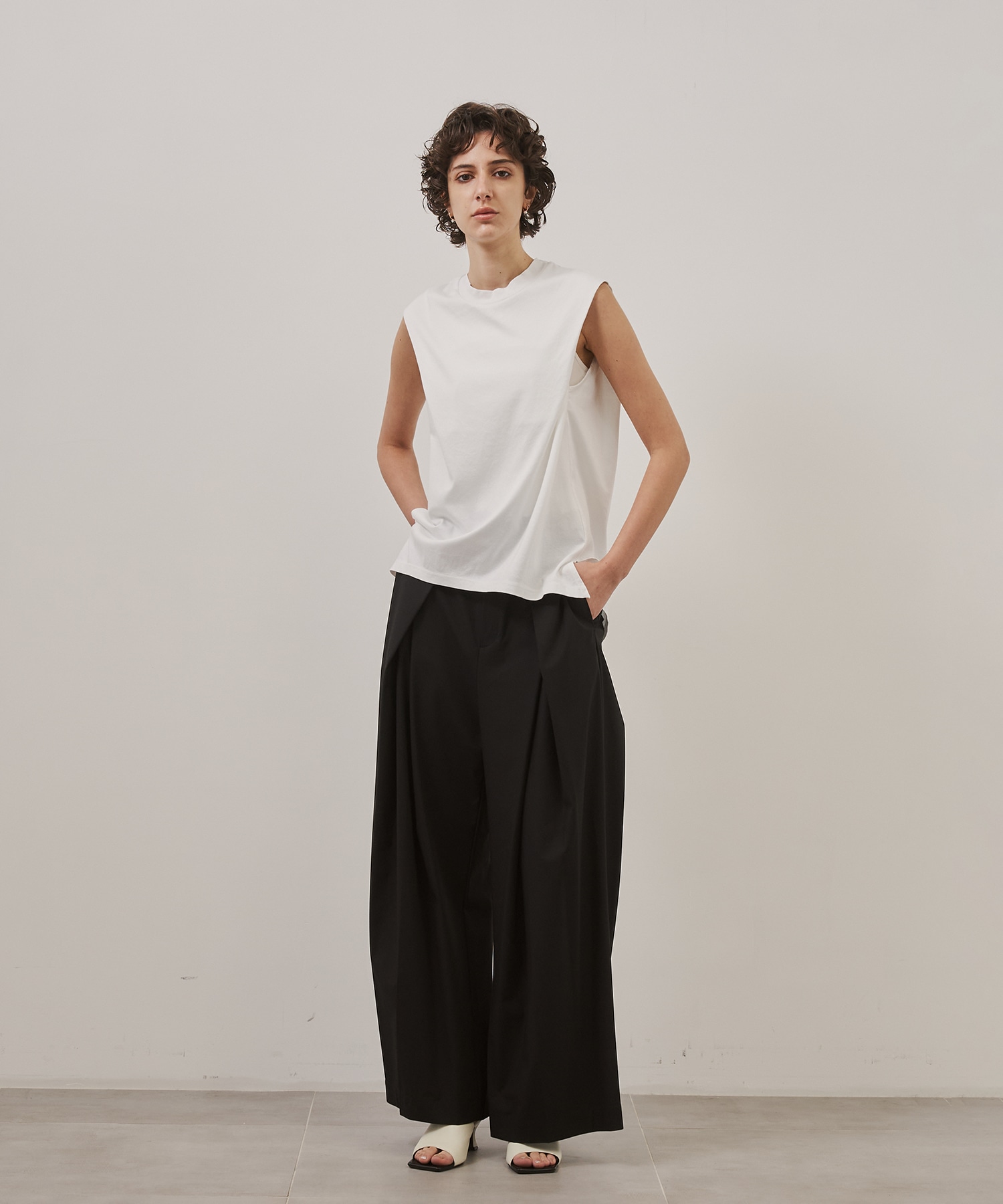 Cape Nosleeve Tshirt CITY TOKYO