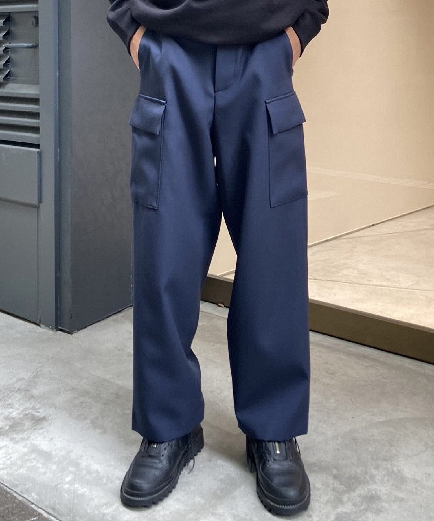 ATON over field trousers - メンズファッション