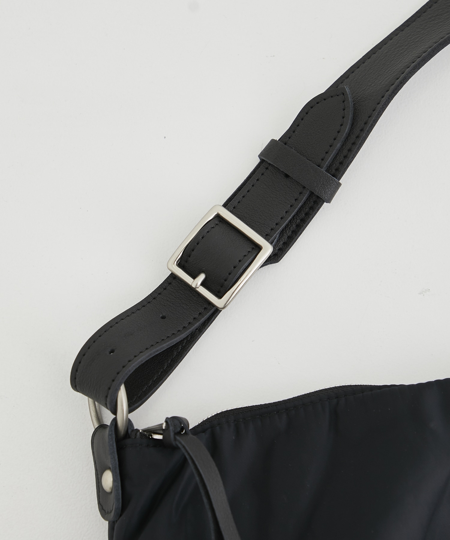 DWELLER SHOULDER BAG POLY TAFFETA WITH COW LEATHER BY ECCO(FREE BLACK