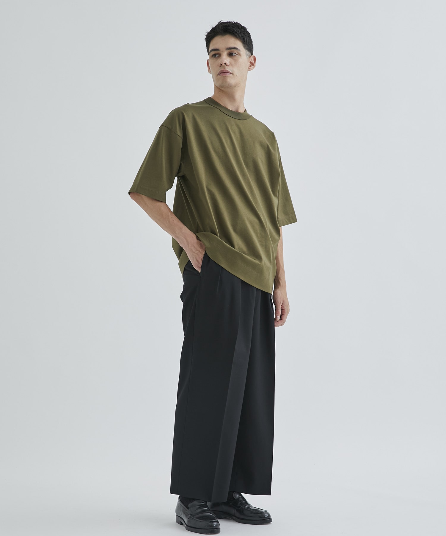 DOUBLE PLEATED TROUSERS ｜ MARKAWARE