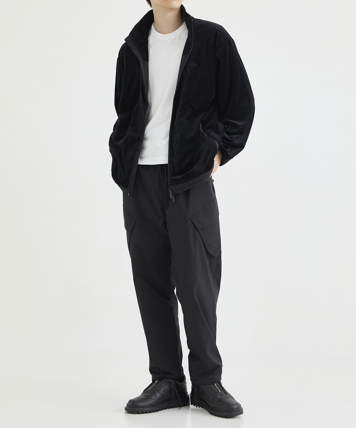 ×UMBRO EASY CARGO PANTS White Mountaineering