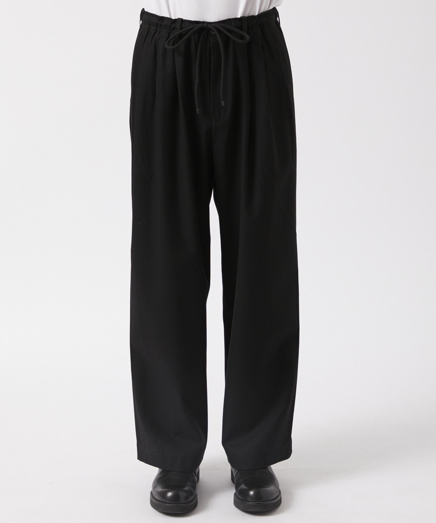 TRIPLE PLEATED EASY TROUSERS MARKAWARE