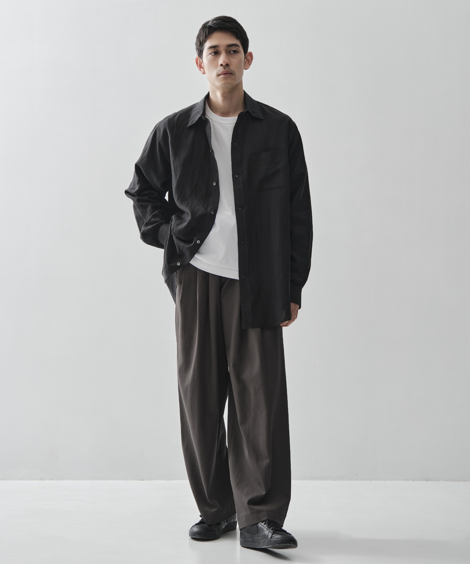 TRIPLE PLEATED EASY TROUSERS MARKAWARE