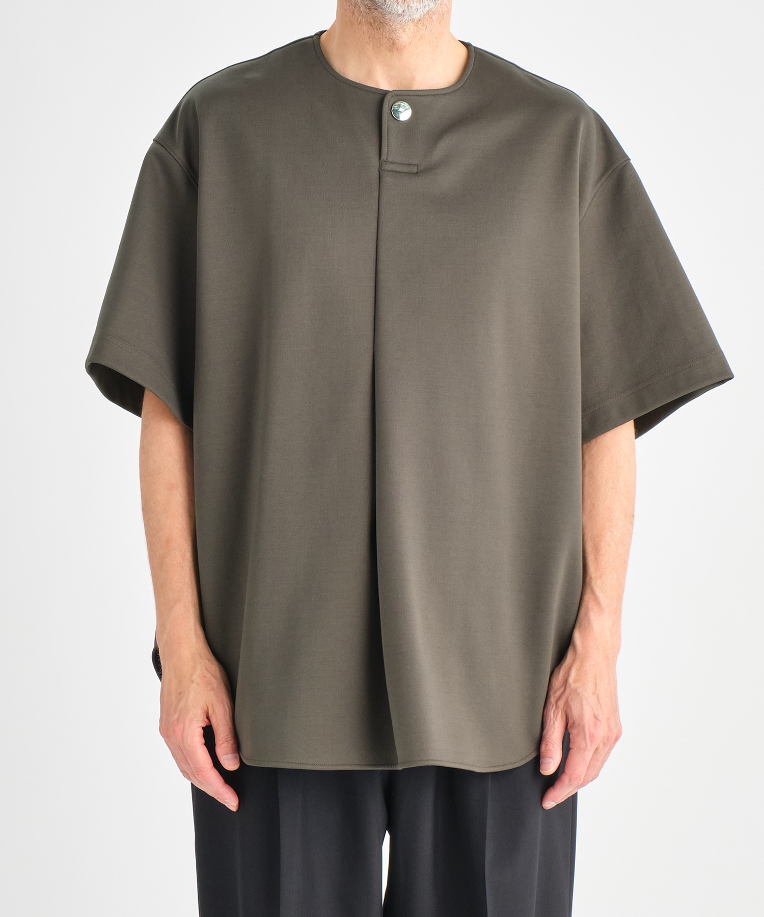 RERACS FRONT TUCK HENLY NECK T-SHIRT THE RERACS