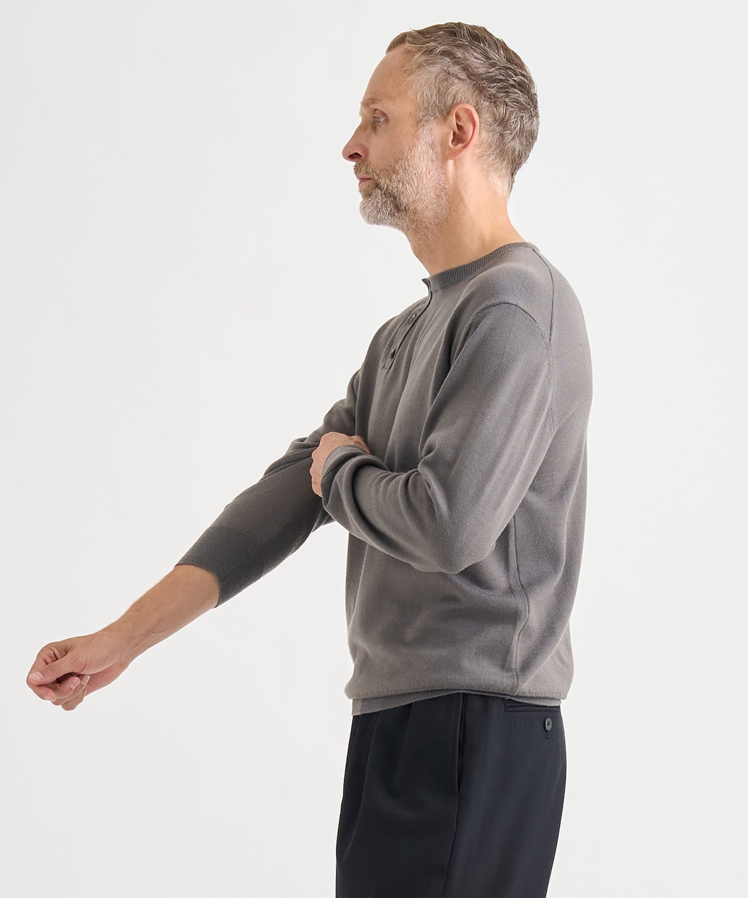別注WOOL CREW-NECK KNIT PULLOVER IRENISA
