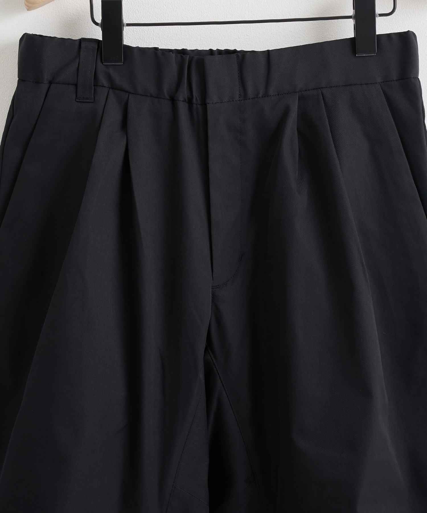 2 TUCK MOTORCYCLE PANTS White Mountaineering