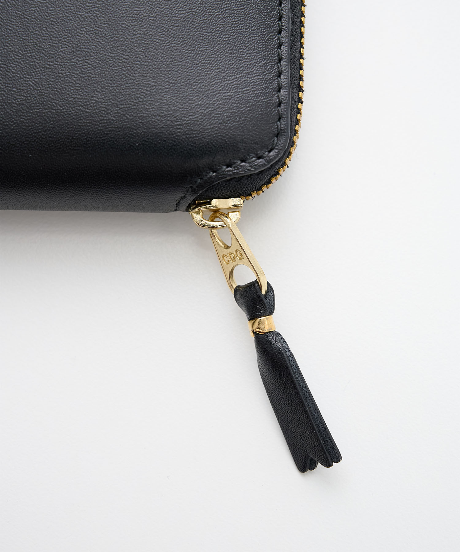 CLASSIC LEATHER LINE FOLD ZIP WALLET Wallet Comme des Garcons