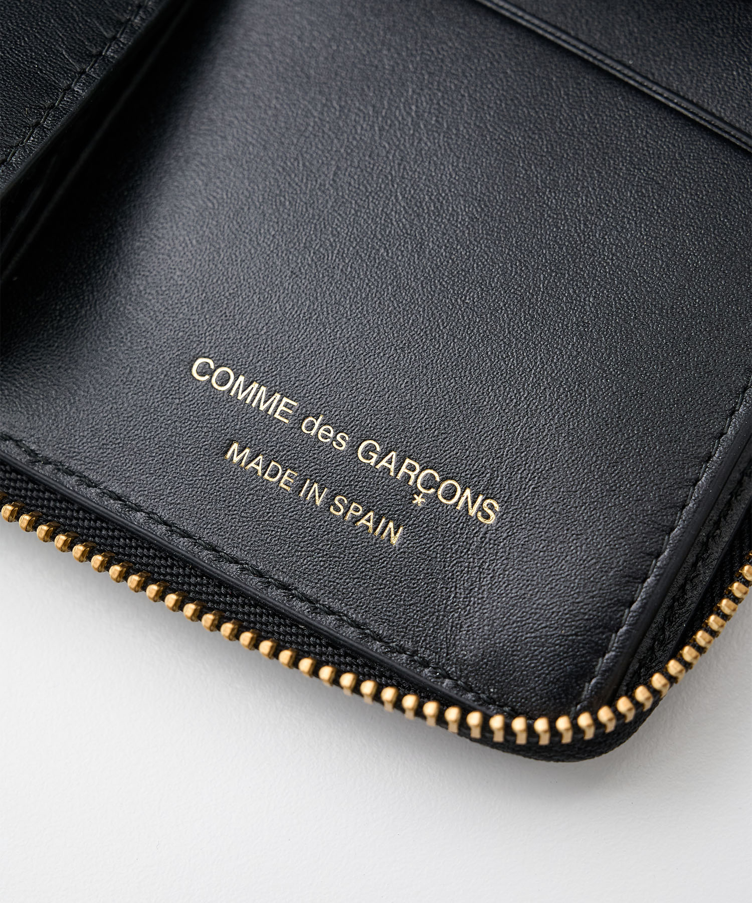 CLASSIC LEATHER LINE LONG ZIP WALLET Wallet Comme des Garcons