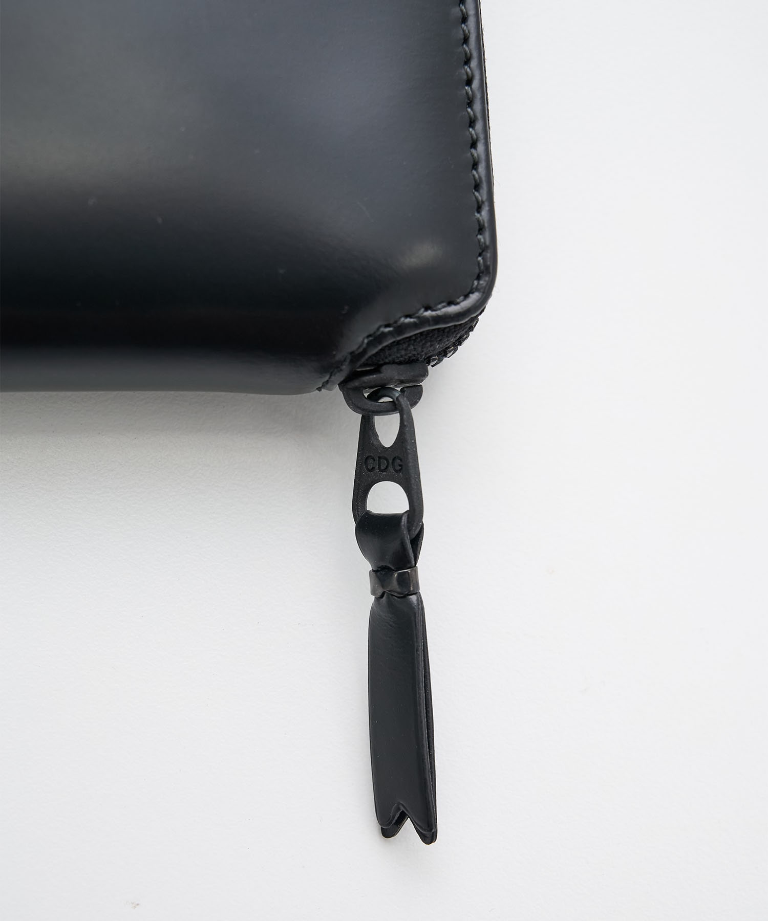 VERY BLACK LEATHER LINE B FPLD ZIP WALLET Wallet Comme des Garcons