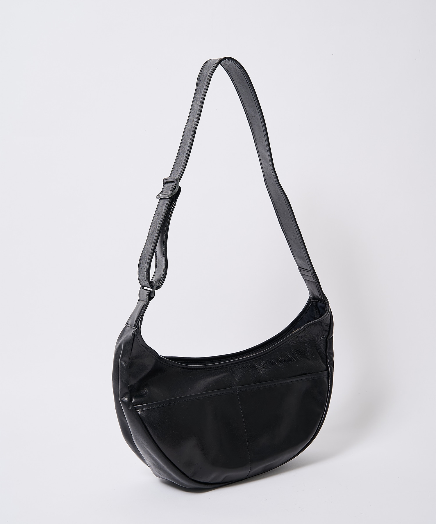 1261013 LEATHER SHOULDER BAG MASSES