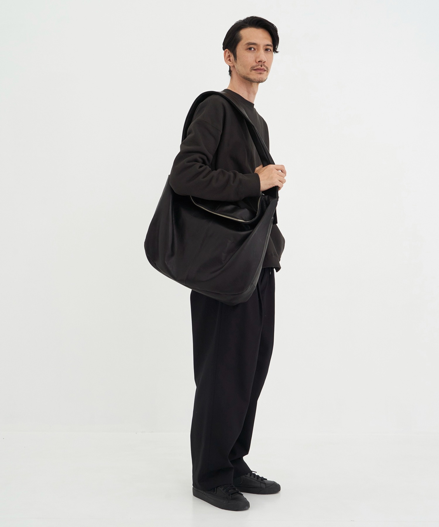 【シュタイン】ST.1674 GOAT LEATHER SHIRRING HANDLE SHOULDER BAG ssstein