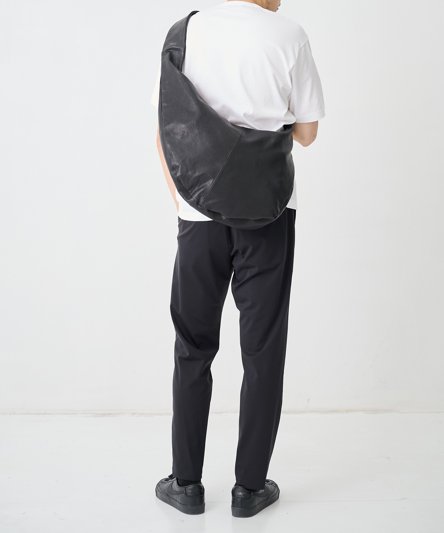 【シュタイン】ST.1679 GOAT LEATHER TWIST SHOULDER BAG ssstein