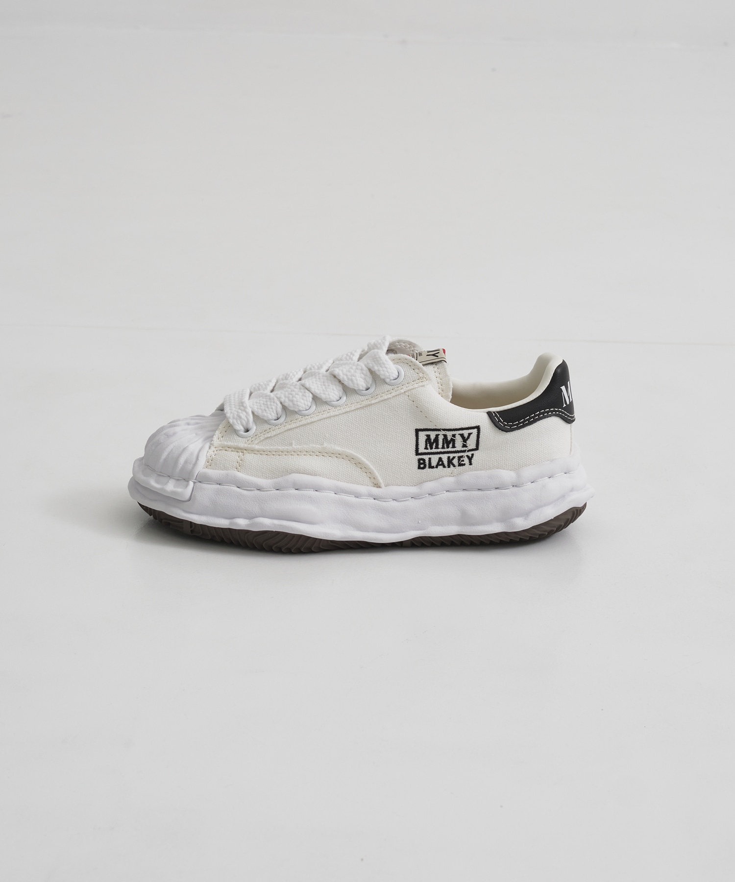 BLAKEY original sole canvas low-top sneakers Maison MIHARA YASUHIRO