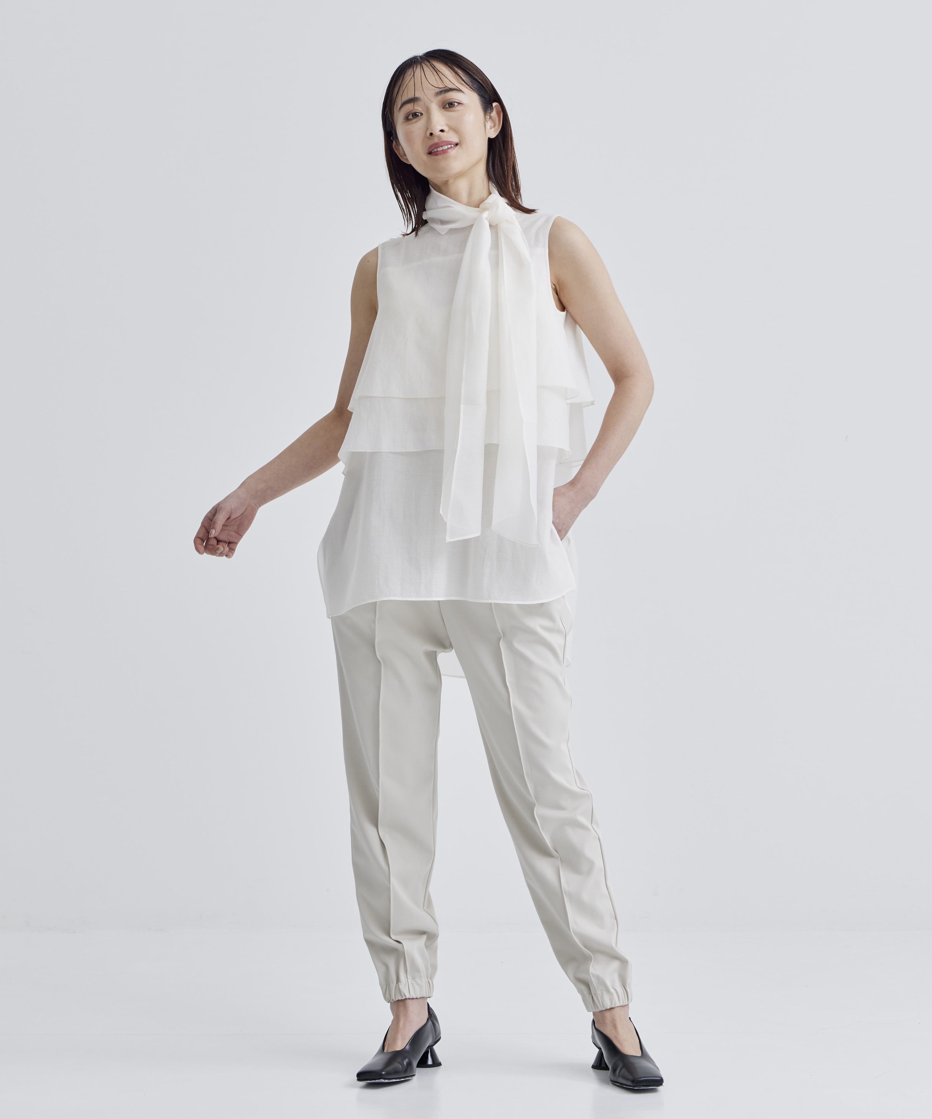 AIRY BLOUSE WITH TIE｜DOMELLE