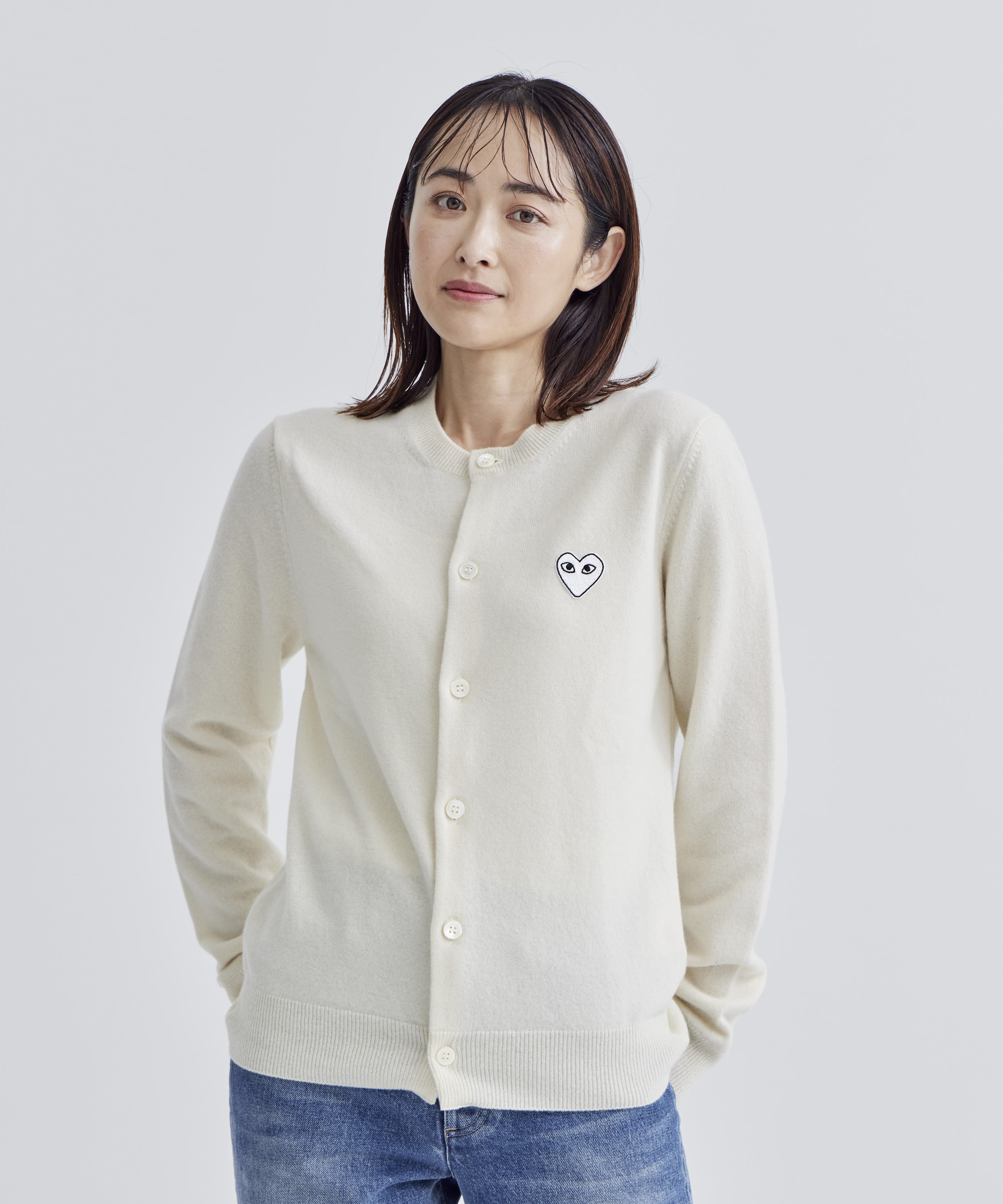 ROUND-NECK WHITE EMBLEM PLAY Comme des Garcons