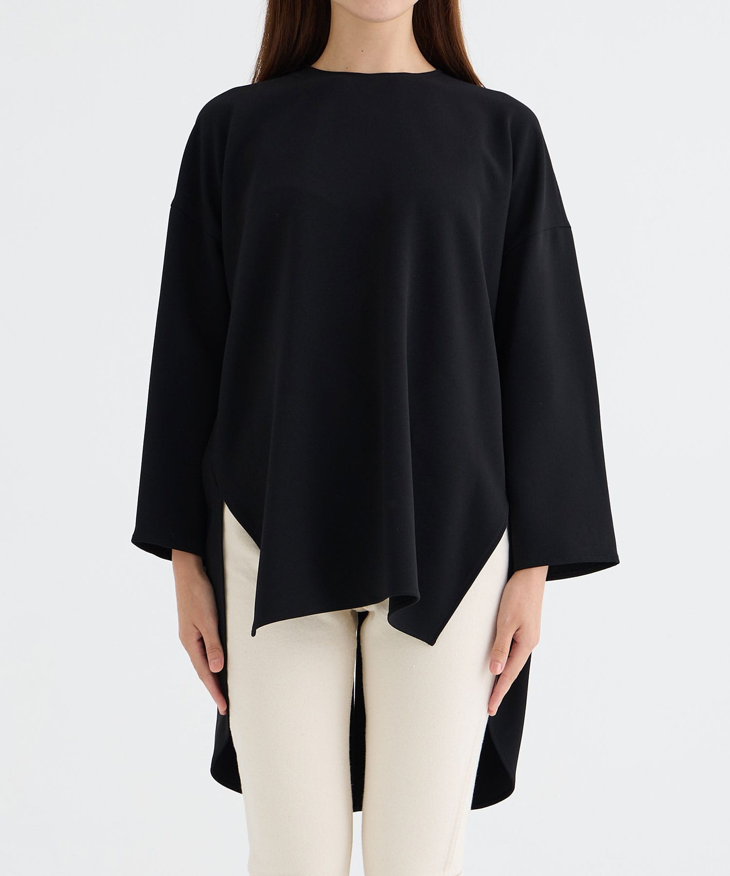 BACK ROUND HEM BLOUSE DOMELLE