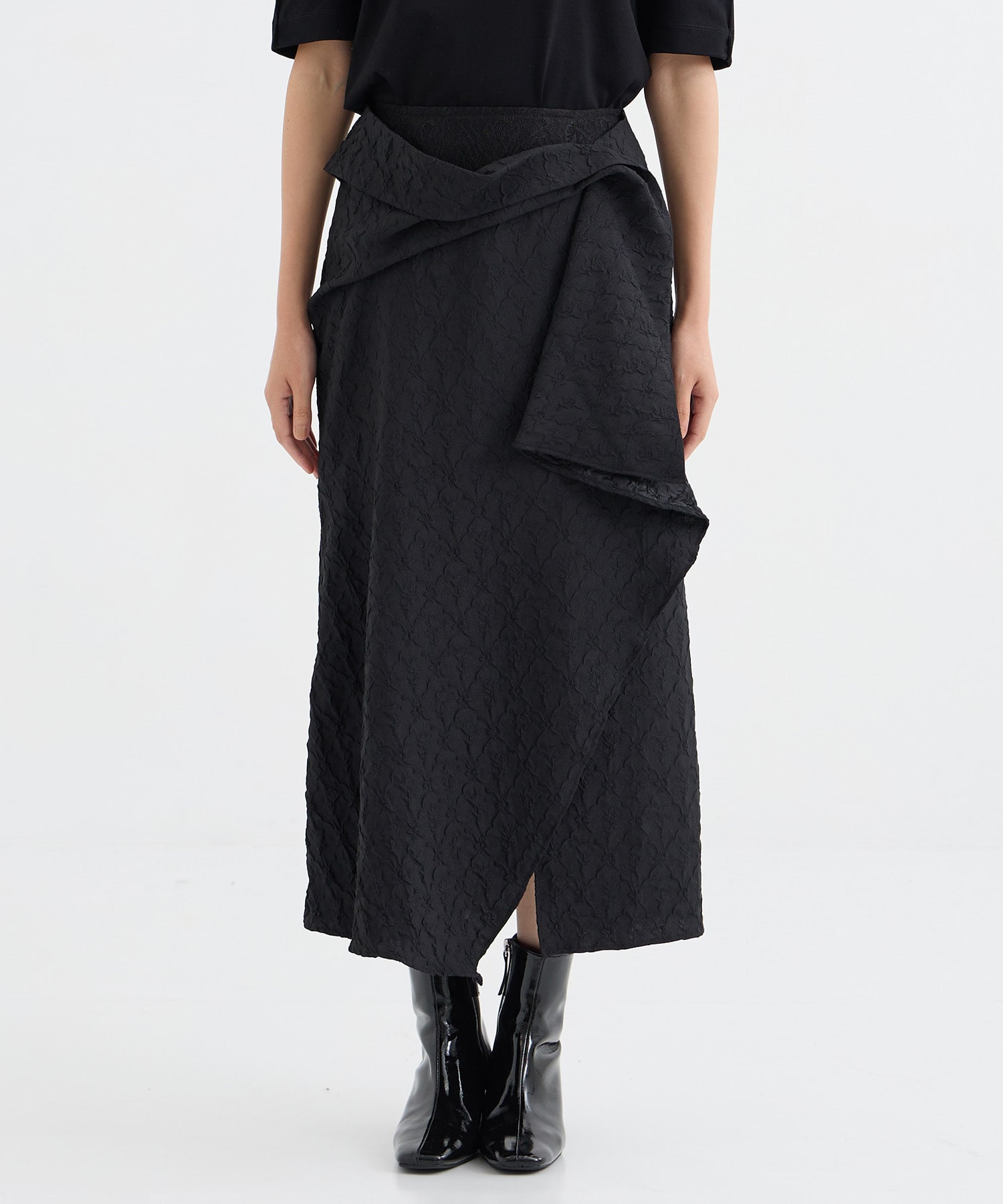 FLORAL EMBOSSED DRAPED SKIRT FETICO