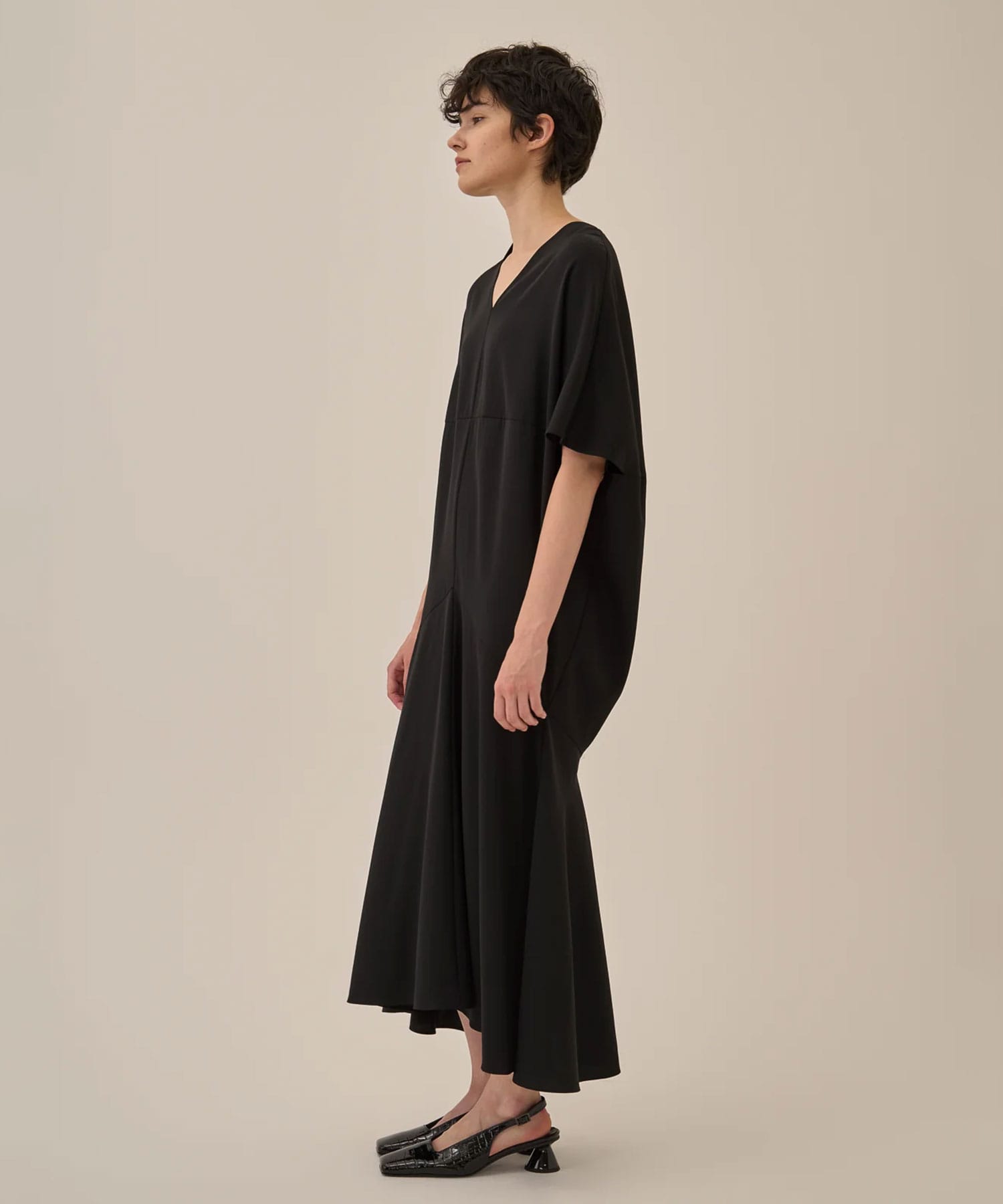 Aura dress BK AKIRANAKA