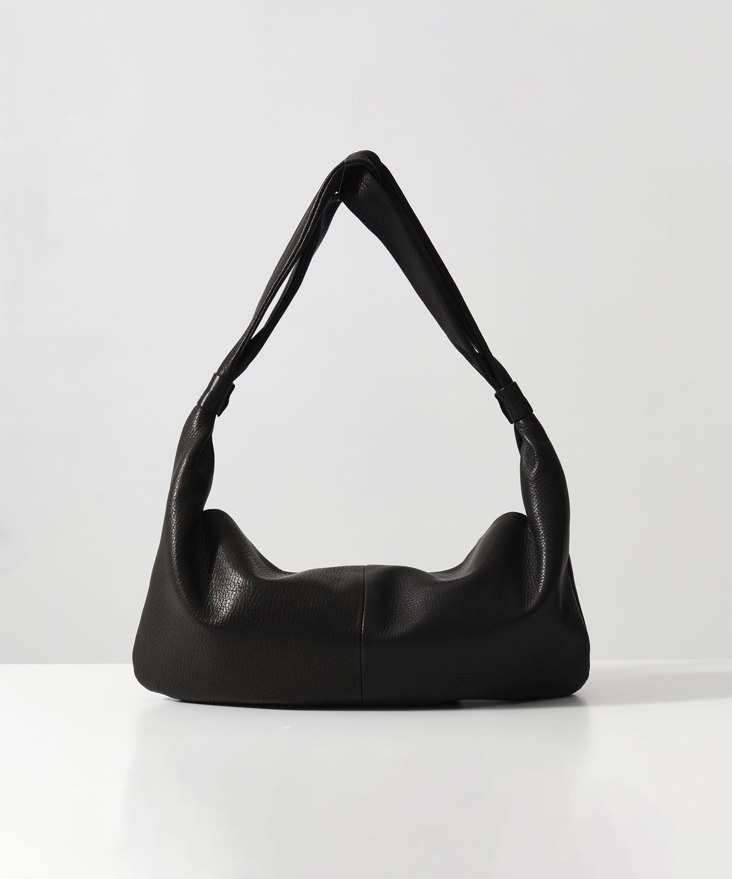 ROUND SHOULDER M TESSEN CREATION