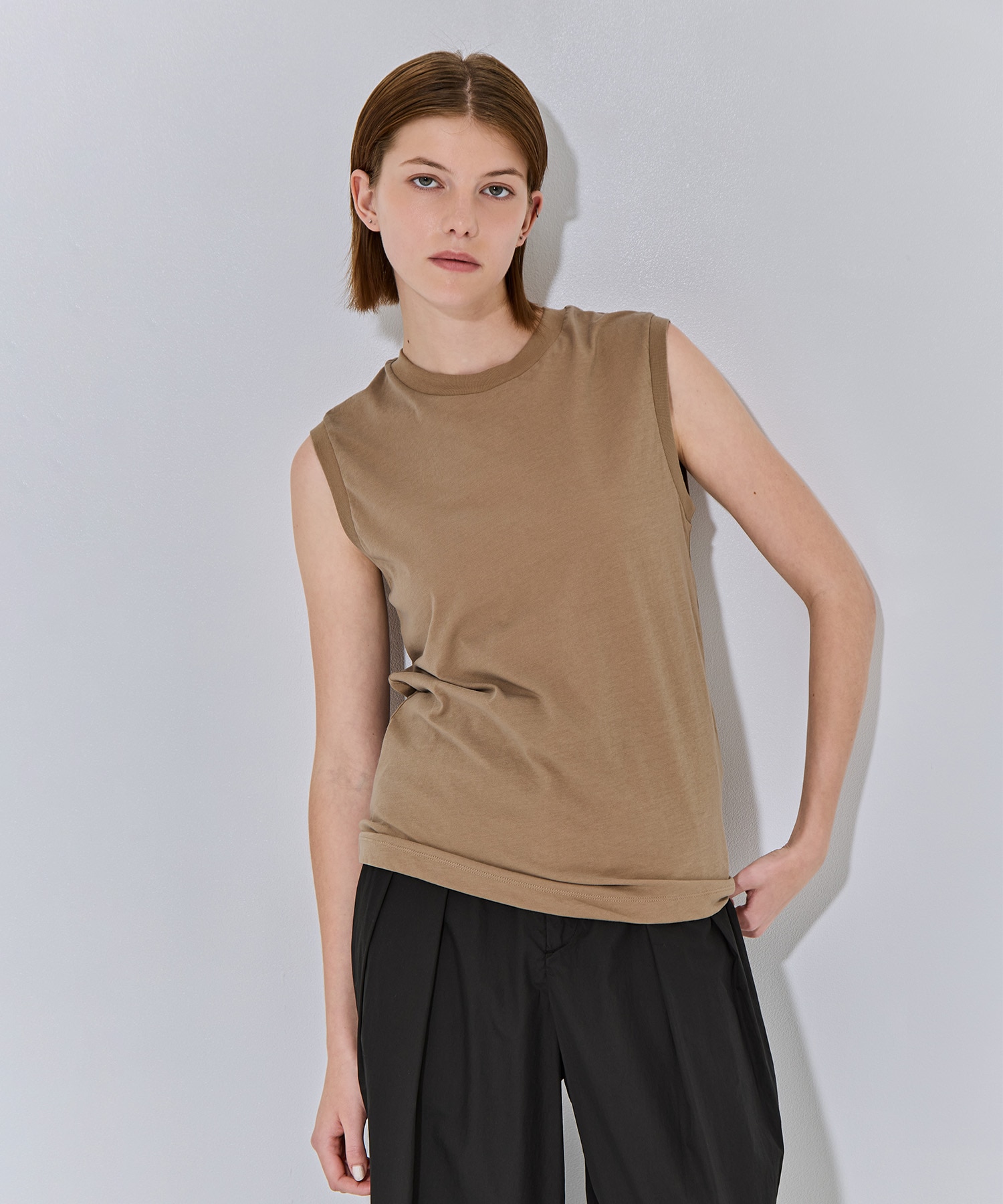 FRESCA NUBUCK REGULAR FIT TANKTOP ATON