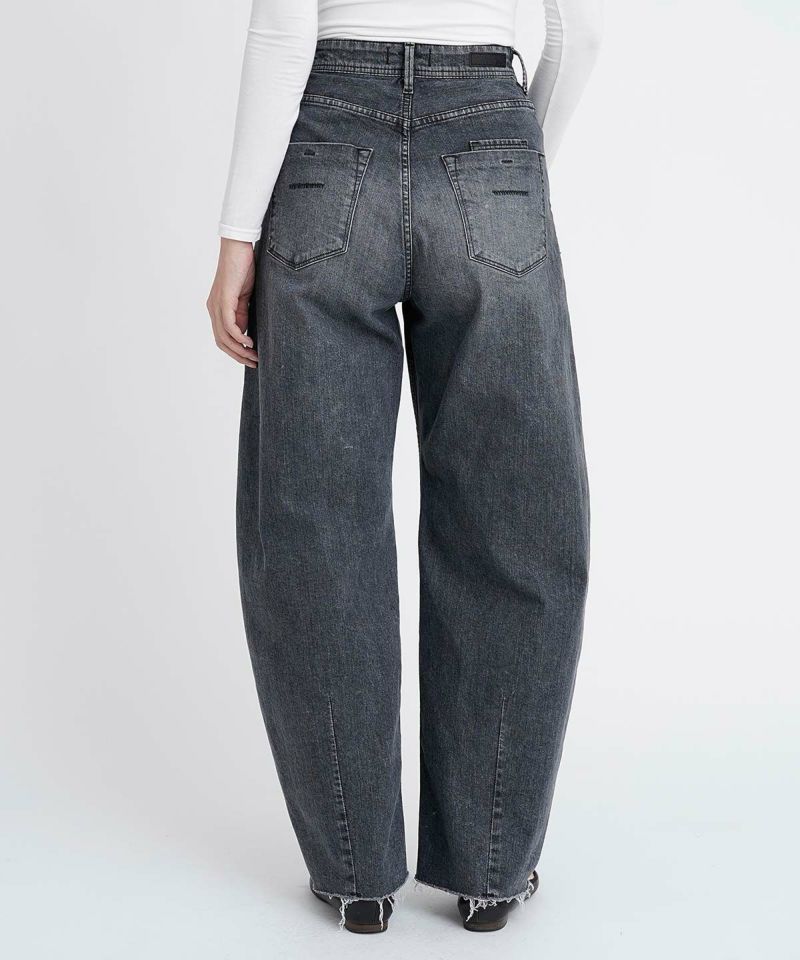 Curve Tapered LAURA YANUK