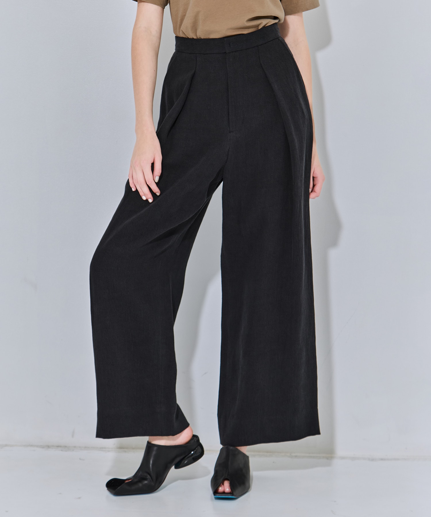 LINEN TWILL TUCKED EASY PANTS ATON