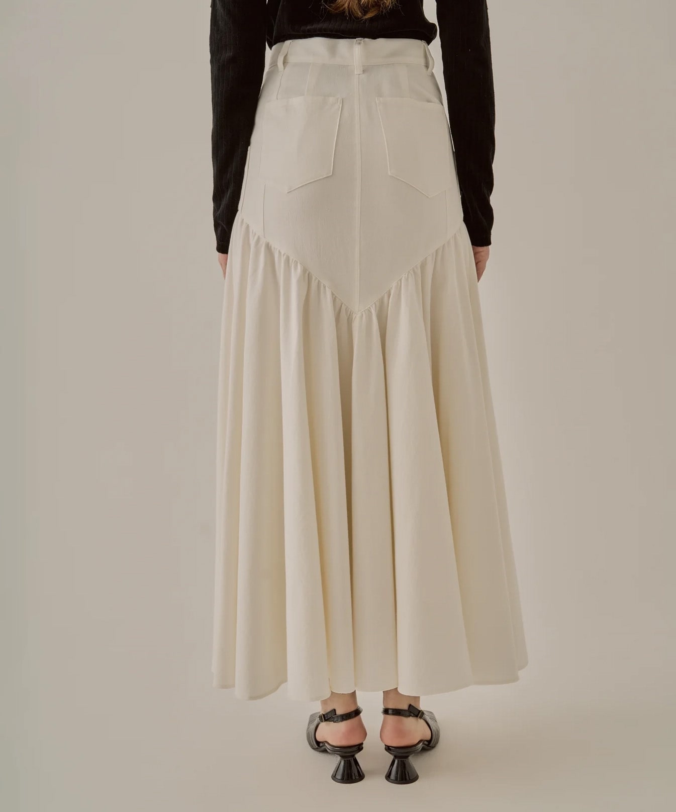 Pierina skirt WH AKIRANAKA
