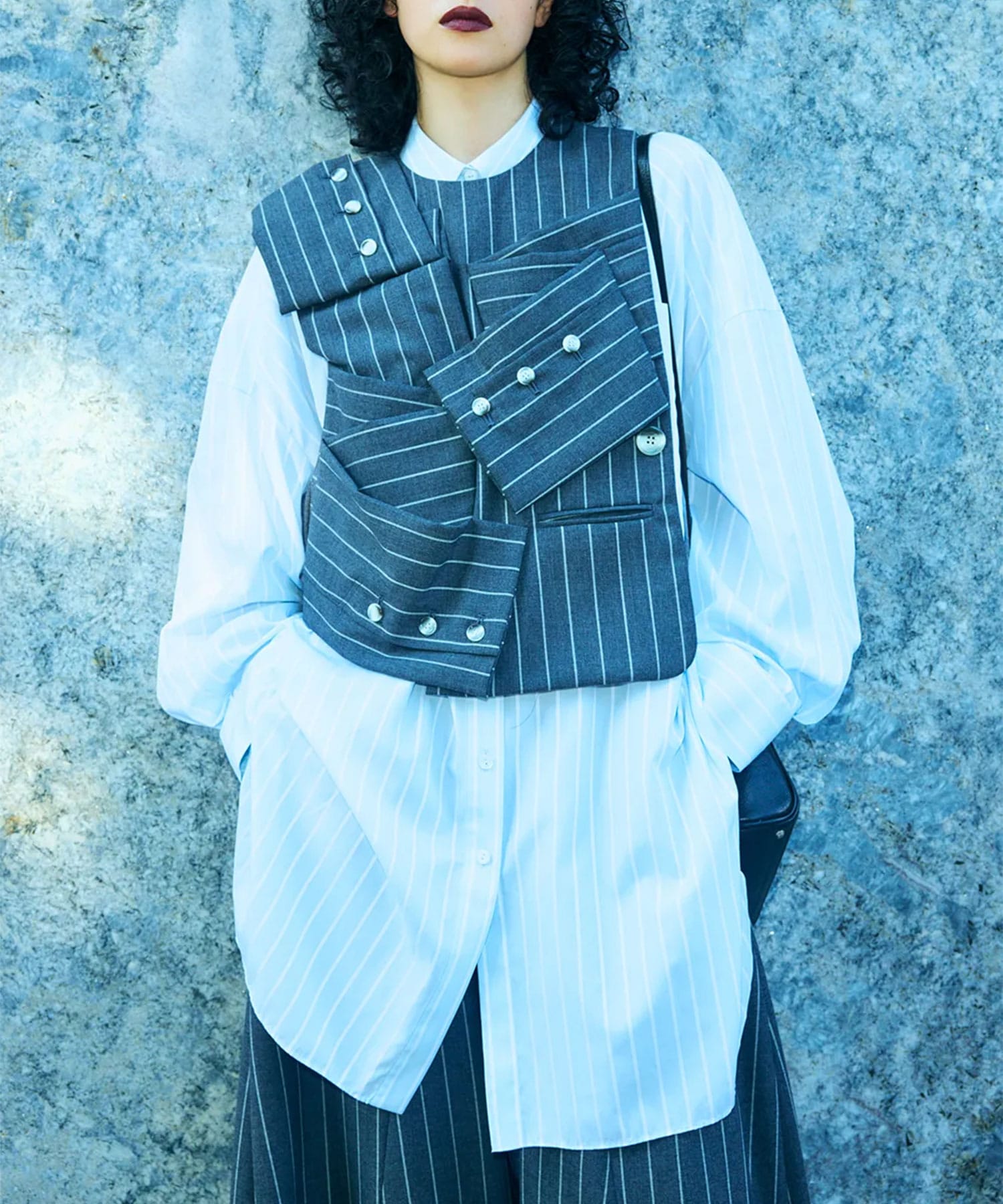 SUIT-SLEEVES VEST ENFOLD