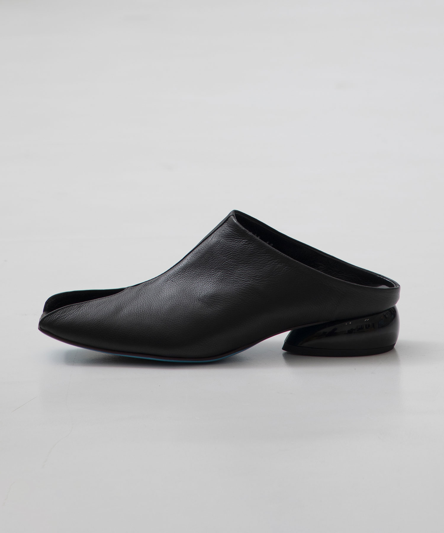 open-toe sandal MANA