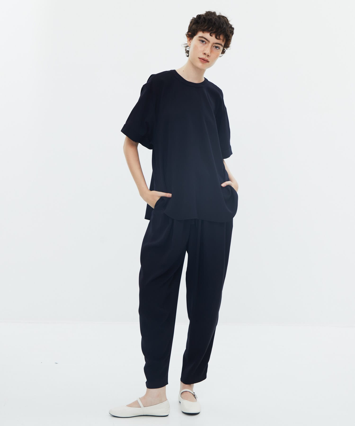 MANY-TUCK COCOON-PANTS ENFOLD