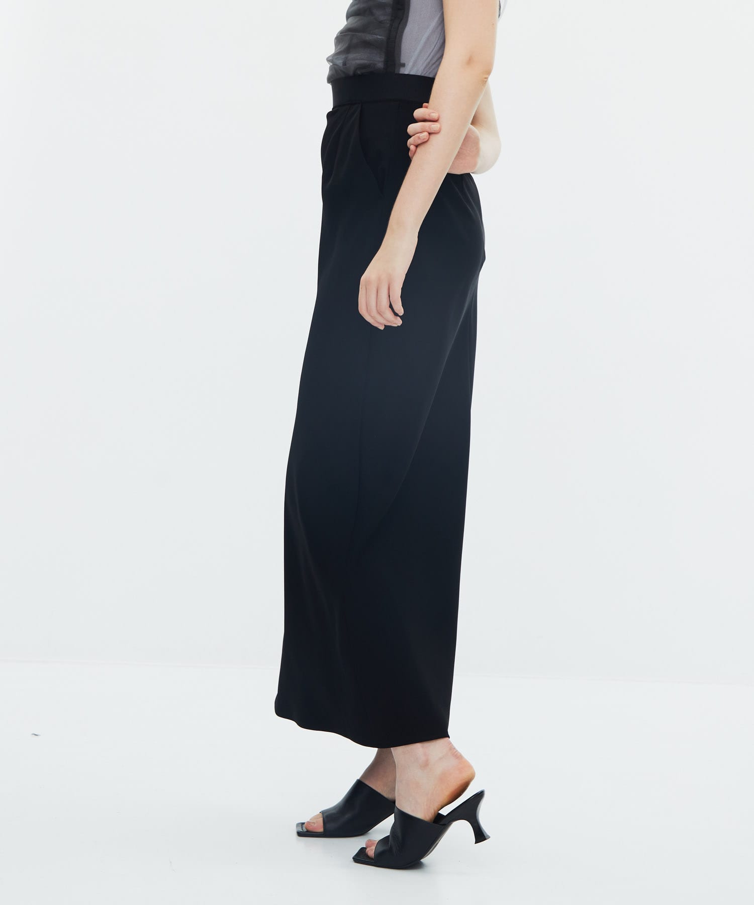 SEMI-FLARE SKIRT ENFOLD