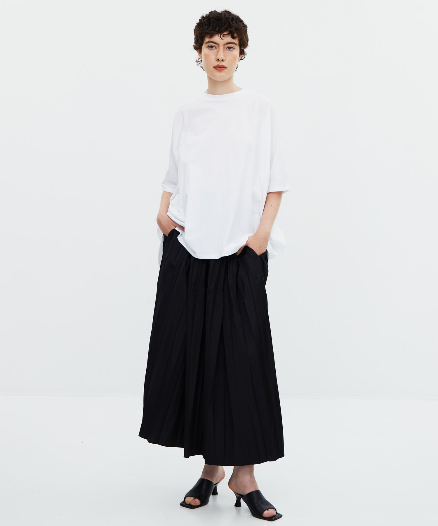 SQUARE-PLEATS SKIRT ENFOLD